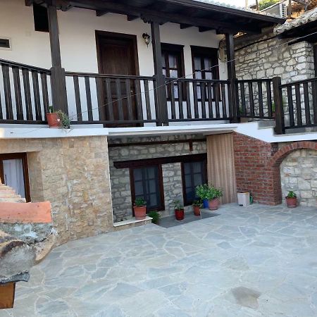 Guest House Genti Berat Exterior foto