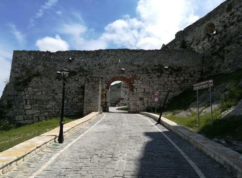 Guest House Genti Berat Exterior foto